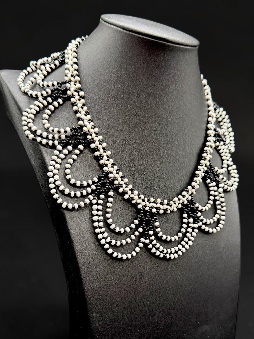Vintage Seed Beads Necklace Artisan Made Canada Black and White Scallops 16 in